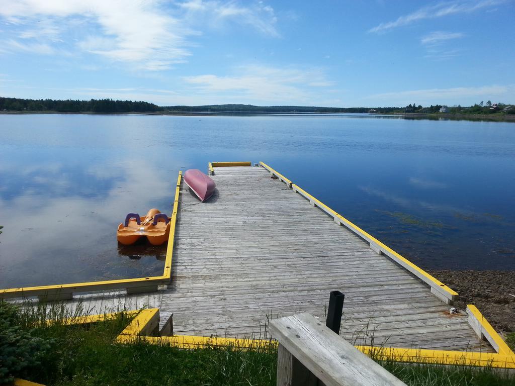 Lily Front Motel & Cottages Lunenburg Chambre photo